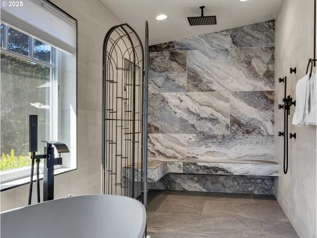 $2,575,000 | 3232 Sunset Boulevard, Seaside, OR 97138