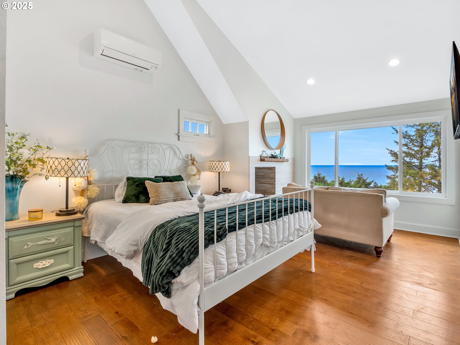 3232 Sunset Boulevard Seaside, OR 97138 - Photo 33 of 48 Bedroom