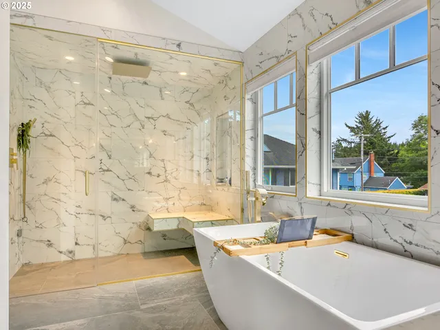 $2,575,000 | 3232 Sunset Boulevard, Seaside, OR 97138