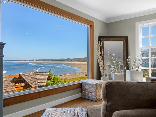 $2,575,000 | 3232 Sunset Boulevard, Seaside, OR 97138