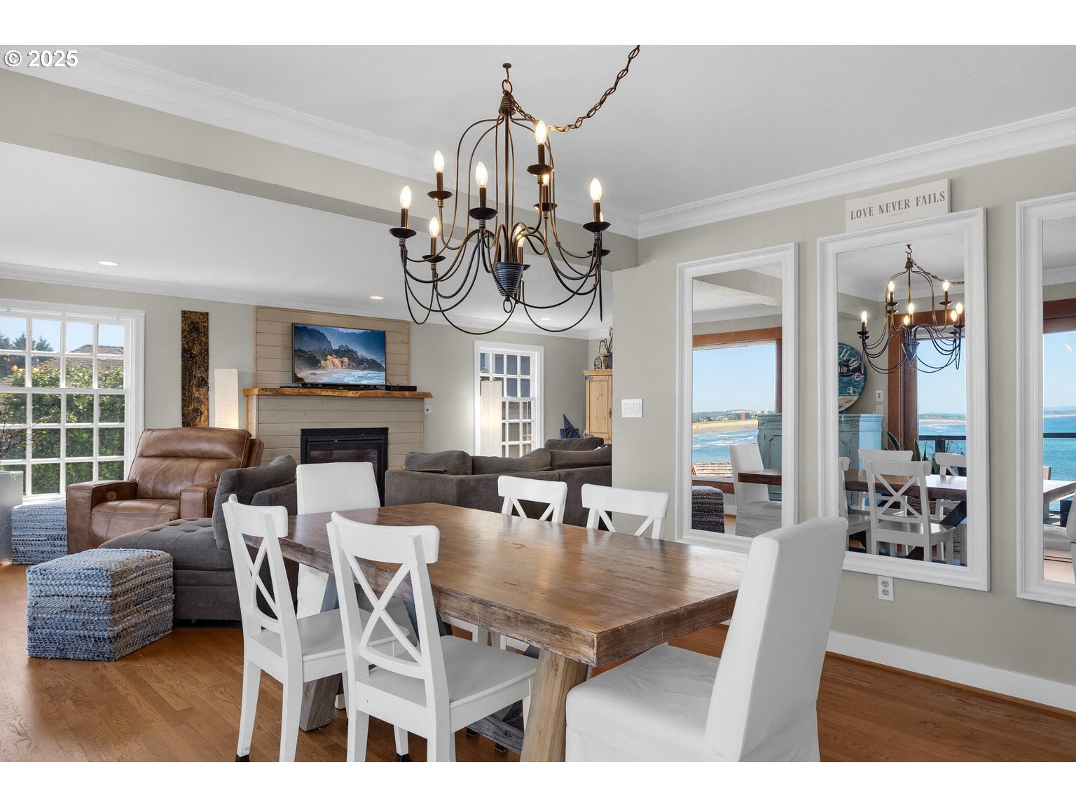 3232 Sunset Boulevard Seaside, OR 97138 - Photo 9 of 48 Dining Room