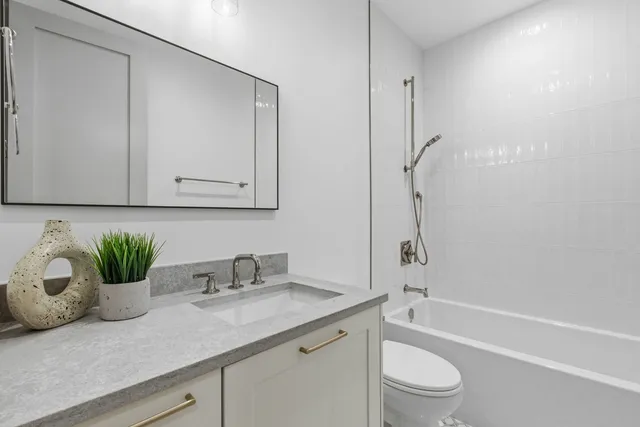 $1,689,000 | 1646 North Orchard Street, Unit 2, Chicago, IL 60614