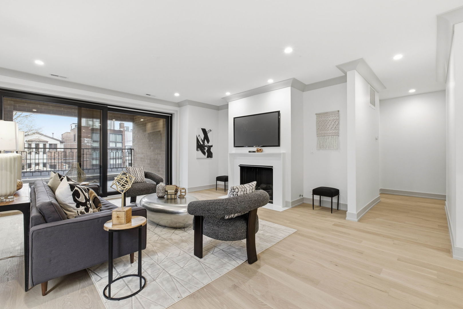 1646 North Orchard Street, Unit 2 Chicago, IL 60614 - Photo 8 of 32