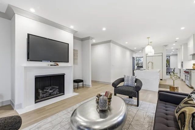 $1,689,000 | 1646 North Orchard Street, Unit 2, Chicago, IL 60614