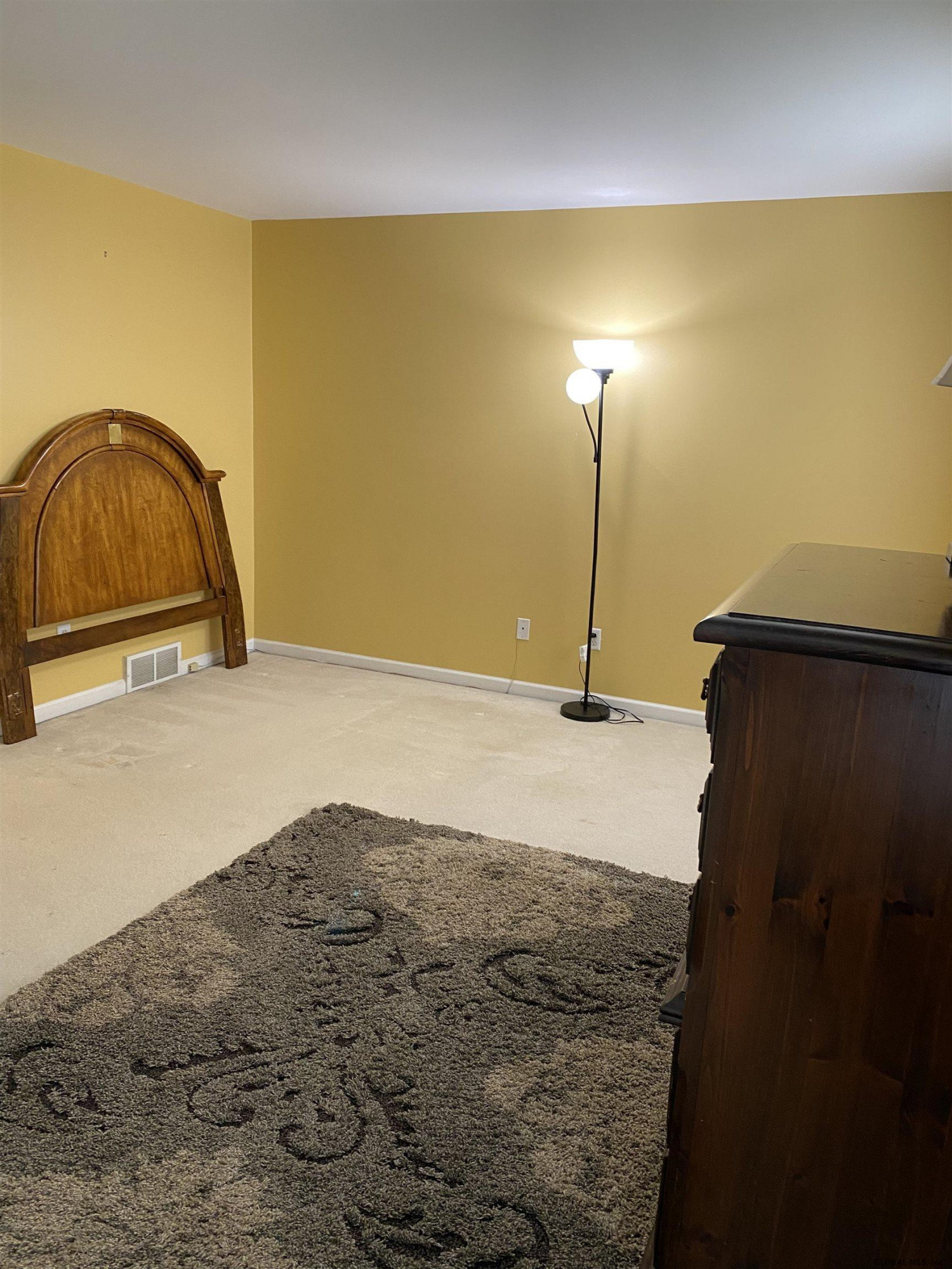 136 Harvard Road Colonie, NY 12189 - Photo 11 of 25 Photo 11