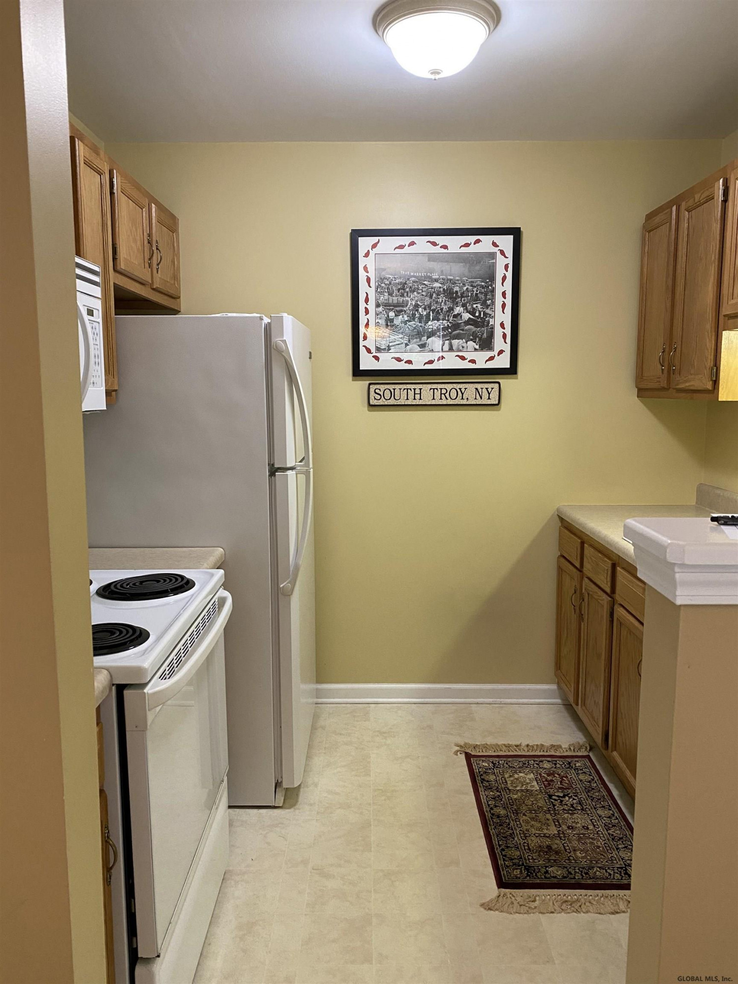 136 Harvard Road Colonie, NY 12189 - Photo 8 of 25 Photo 8