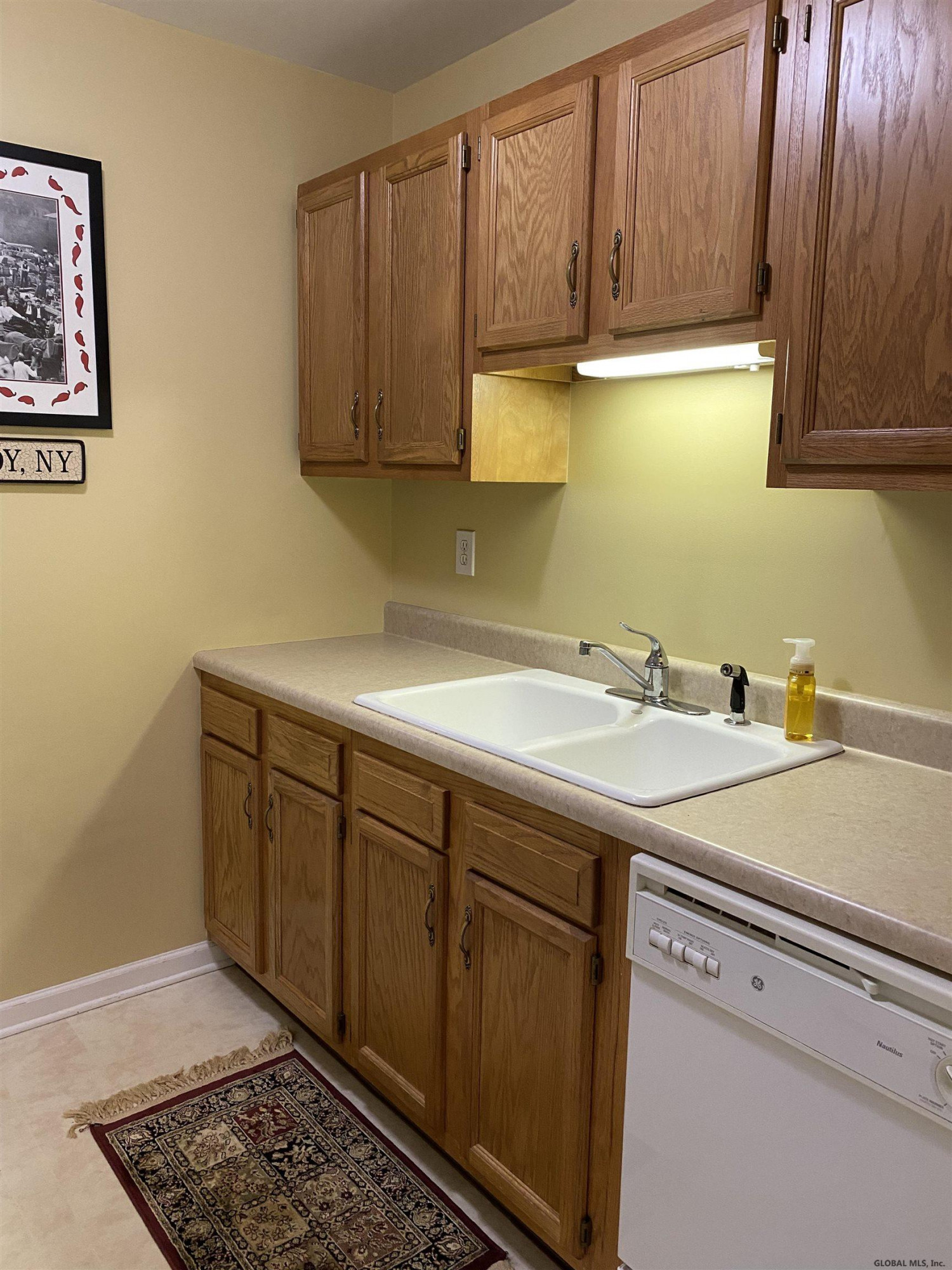 136 Harvard Road Colonie, NY 12189 - Photo 9 of 25 Photo 9
