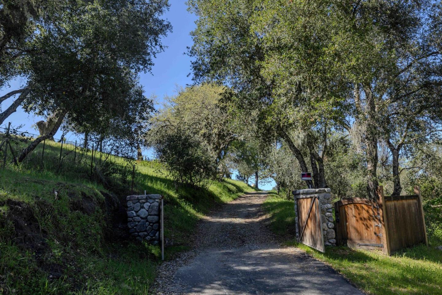 20510 Cachagua Road Carmel Valley, CA 93924 - Photo 5 of 45