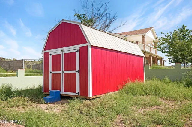 a view of backyard of house