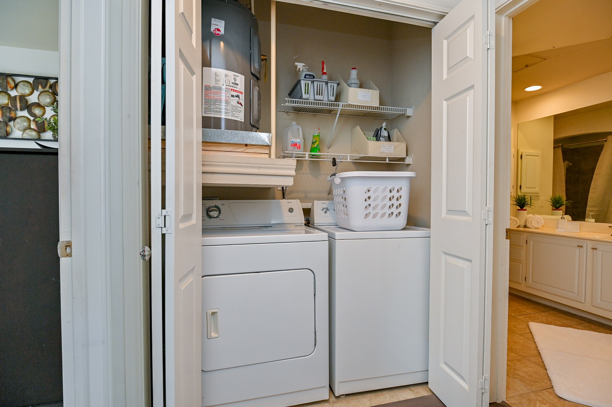 2400 McCue Road, Unit 443 Houston, TX 77056 - Photo 19 of 31 a view of washer and dryer