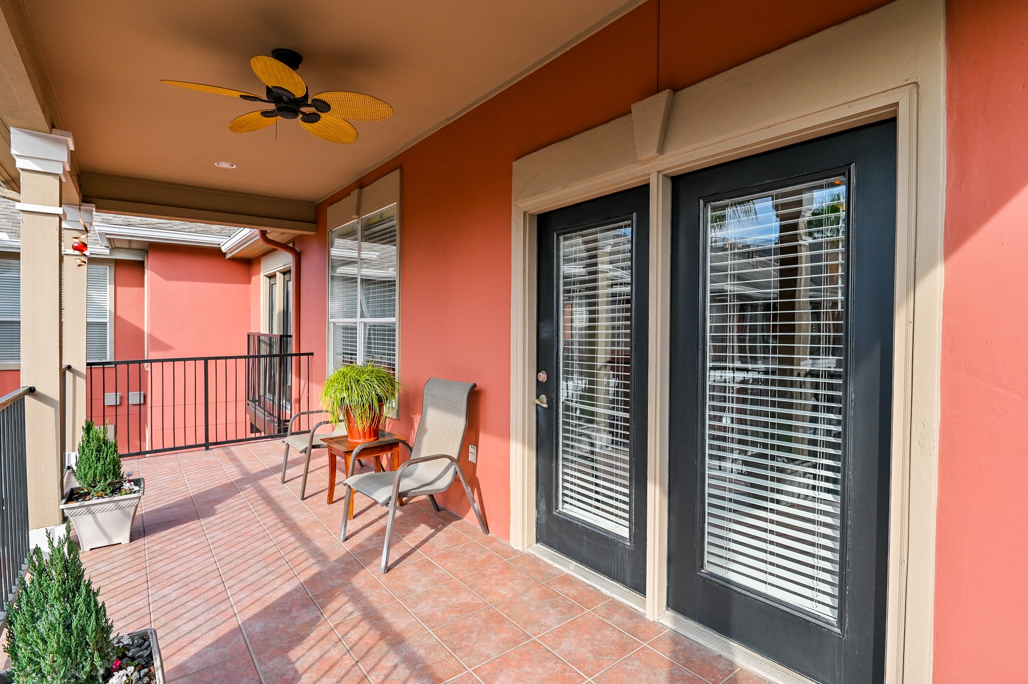 2400 McCue Road, Unit 443 Houston, TX 77056 - Photo 20 of 31 WOW, what a terrace!!!!