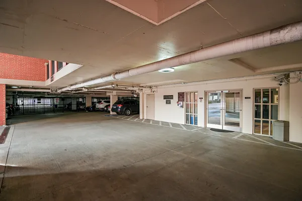 $2,550 | 2400 McCue Road, Unit 443, Houston, TX 77056