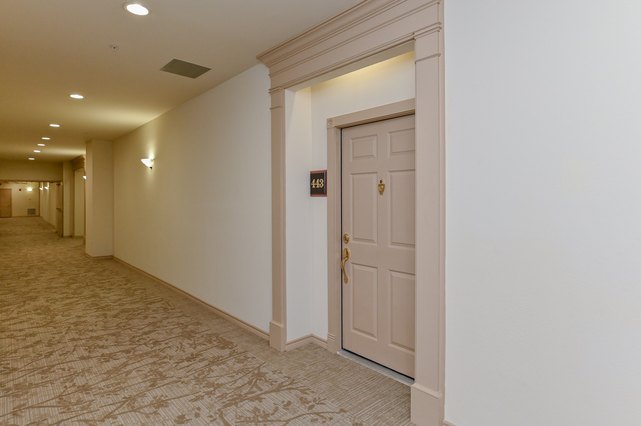 2400 McCue Road, Unit 443 Houston, TX 77056 - Photo 6 of 31 Welcome to unit 443 at 2400 McCue. Available immediately.