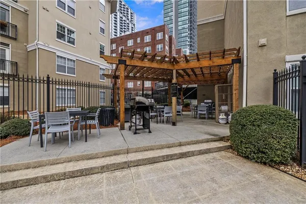 $225,000 | 800 Peachtree Street Northeast, Unit 1517, Atlanta, GA 30308