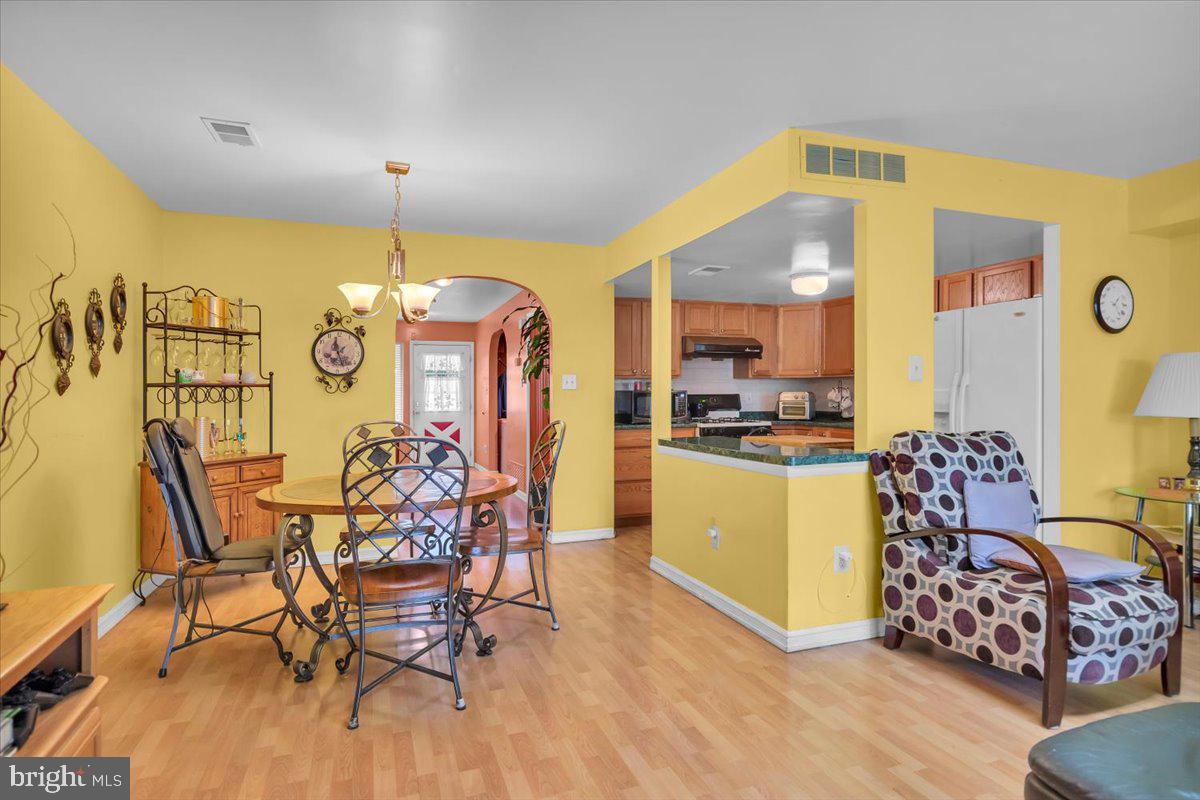 4357 Whiting Road Philadelphia, PA 19154 - Photo 8 of 25 Gallery Image 8