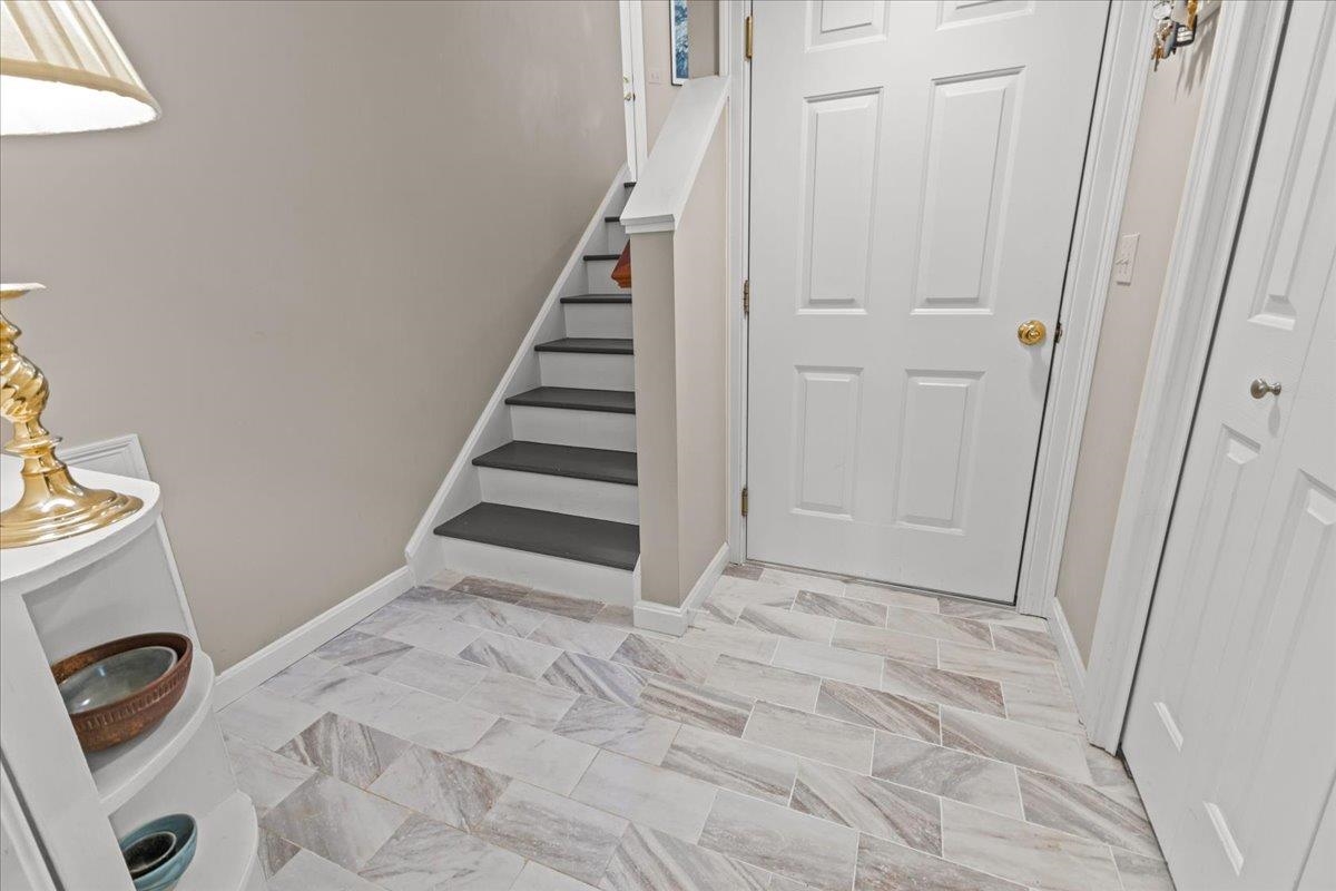 73 Park Road South Burlington, VT 05403 - Photo 40 of 53