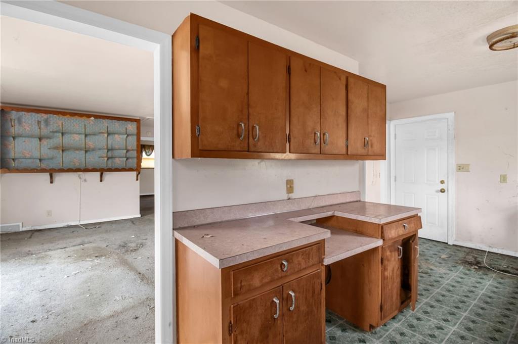 2507 Woodruff Avenue High Point, NC 27265 - Photo 12 of 27