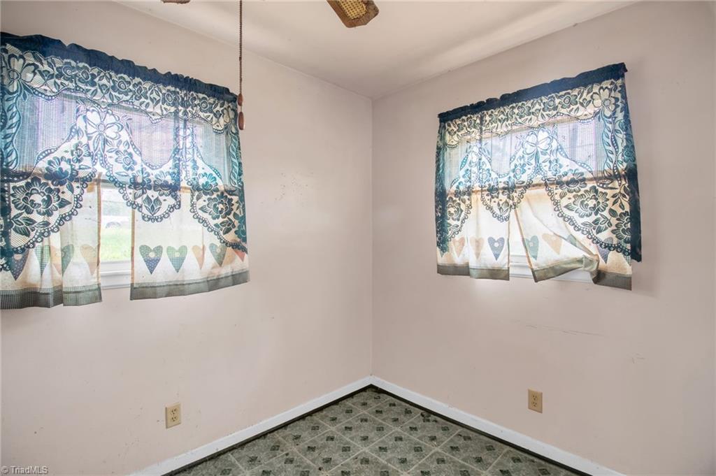 2507 Woodruff Avenue High Point, NC 27265 - Photo 14 of 27