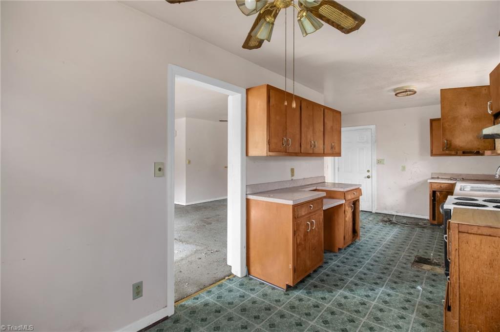 2507 Woodruff Avenue High Point, NC 27265 - Photo 15 of 27