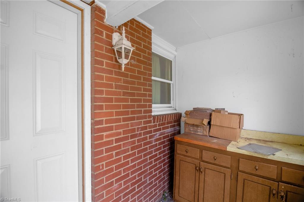 2507 Woodruff Avenue High Point, NC 27265 - Photo 16 of 27