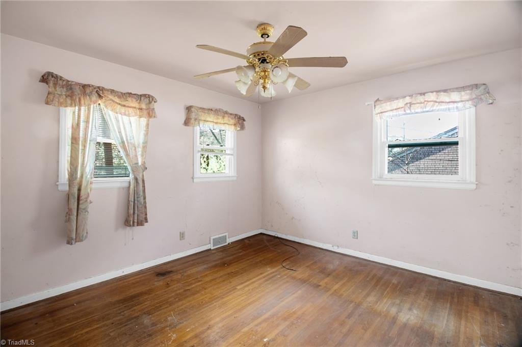 2507 Woodruff Avenue High Point, NC 27265 - Photo 17 of 27