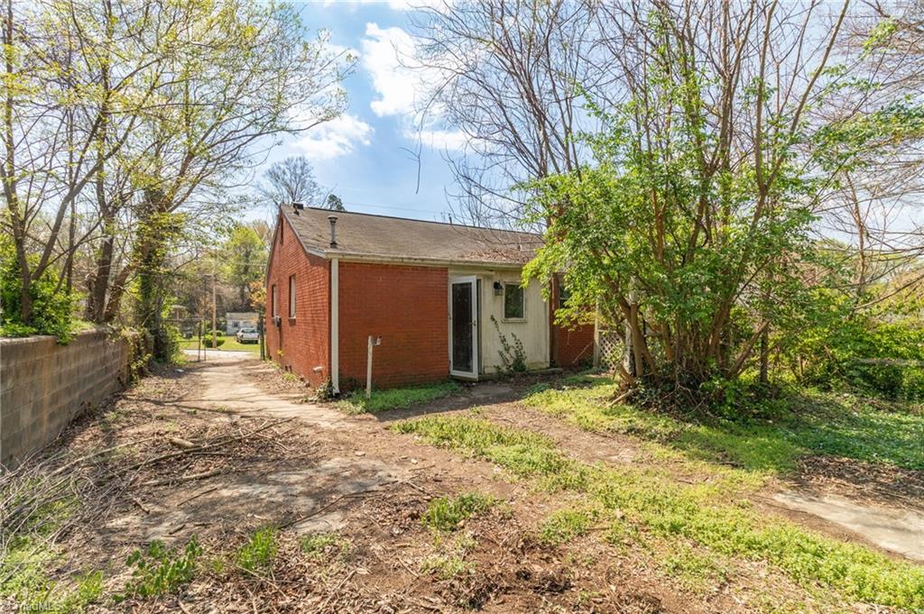 2507 Woodruff Avenue High Point, NC 27265 - Photo 25 of 27