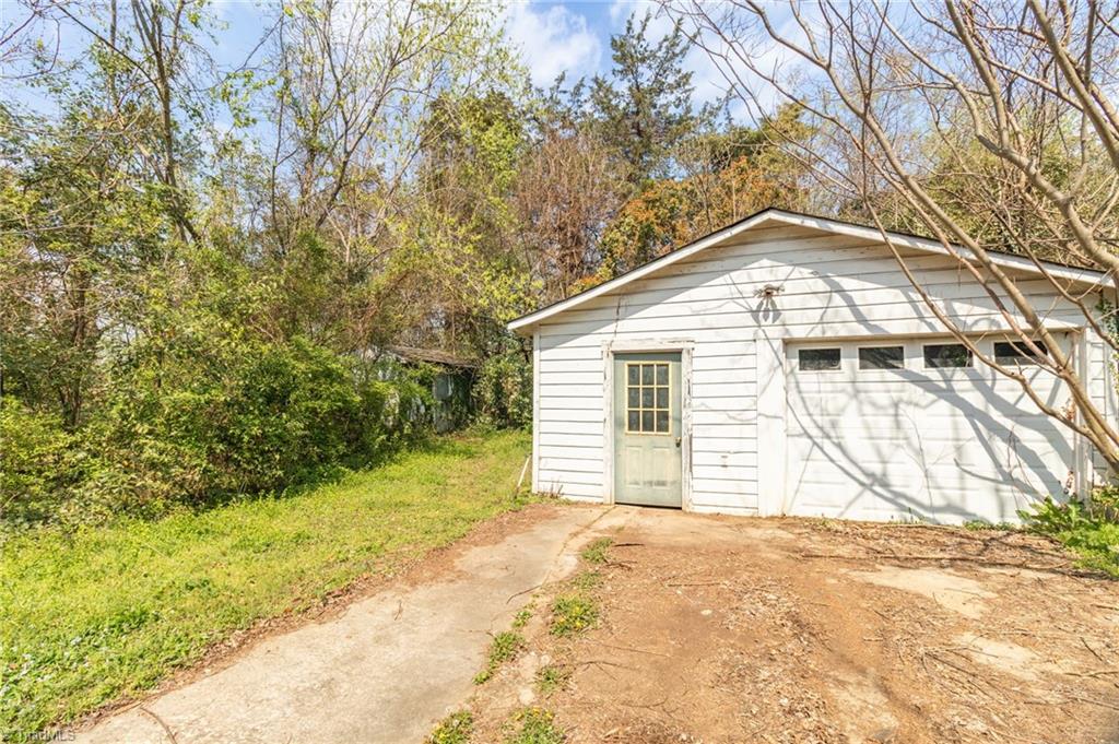 2507 Woodruff Avenue High Point, NC 27265 - Photo 26 of 27