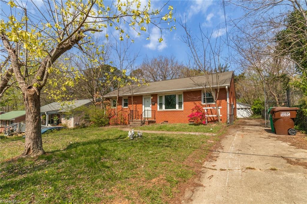 2507 Woodruff Avenue High Point, NC 27265 - Photo 4 of 27
