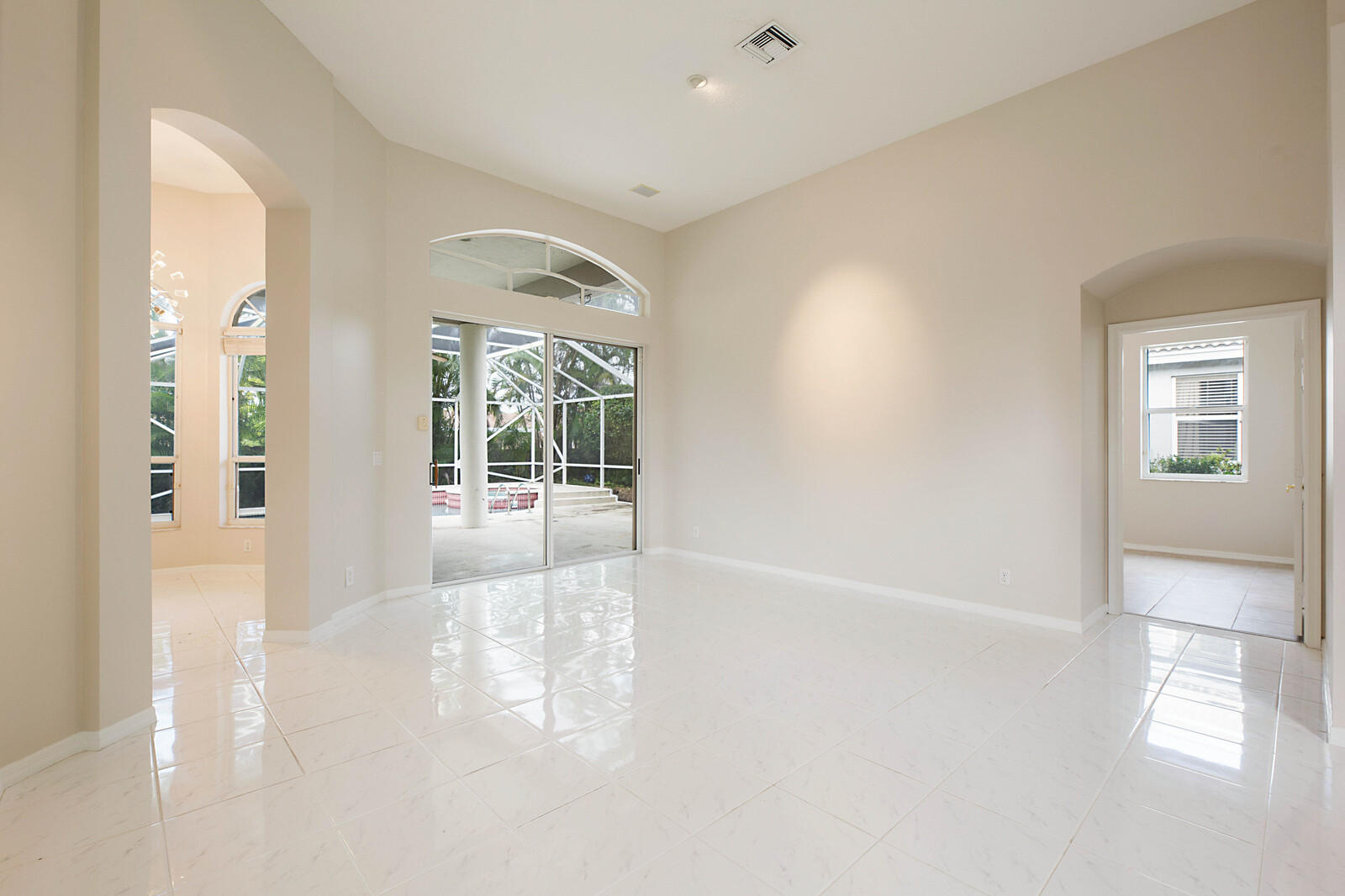 10372 Lexington Estates Boulevard Boca Raton, FL 33428 - Photo 12 of 30 17_10372_Lexington_Estates_Blvd_16_of_30
