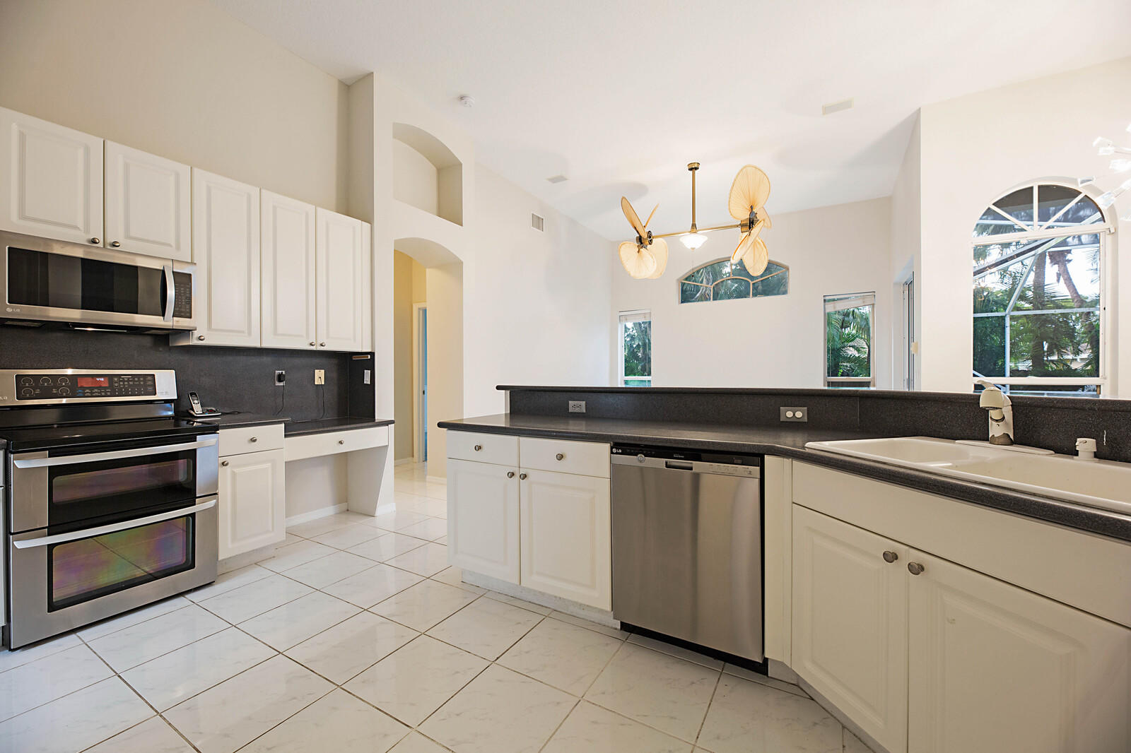 10372 Lexington Estates Boulevard Boca Raton, FL 33428 - Photo 22 of 30 28_10372_Lexington_Estates_Blvd_28_of_30