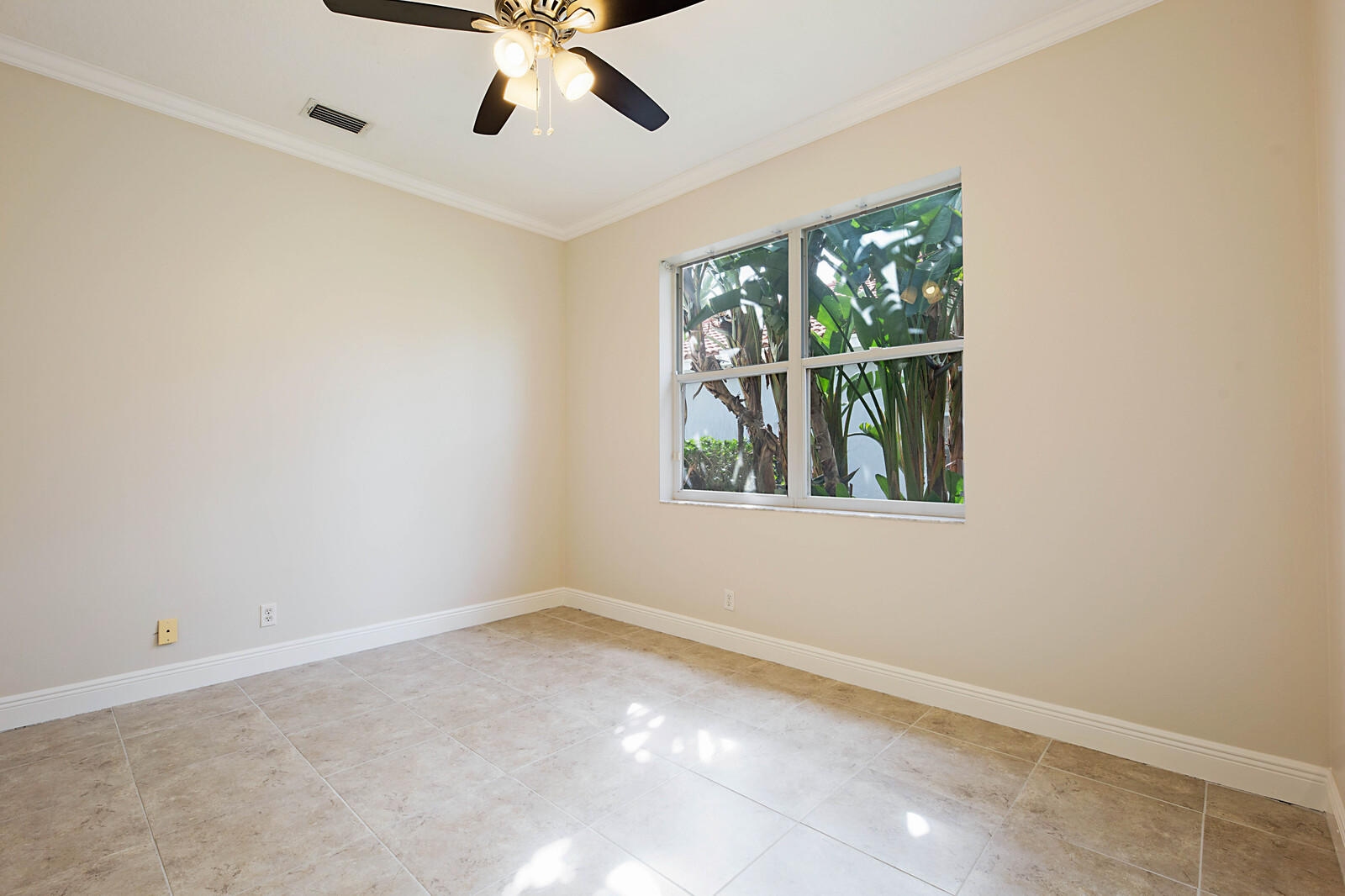 10372 Lexington Estates Boulevard Boca Raton, FL 33428 - Photo 9 of 30 08_10372_Lexington_Estates_Blvd_7_of_30_