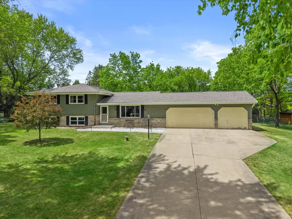 $524,900 | S69W22340 Sonoma Way, Vernon, WI 53103