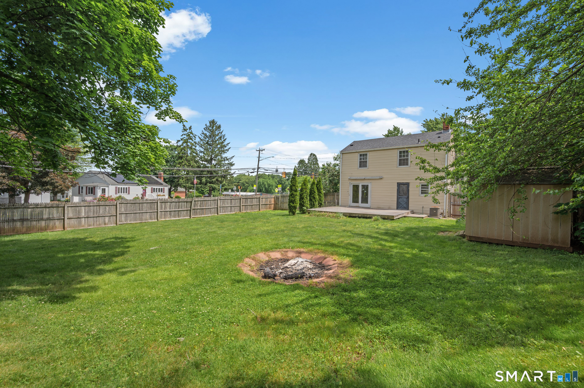 4 Waddell Road Manchester, CT 06040 - Photo 2 of 32