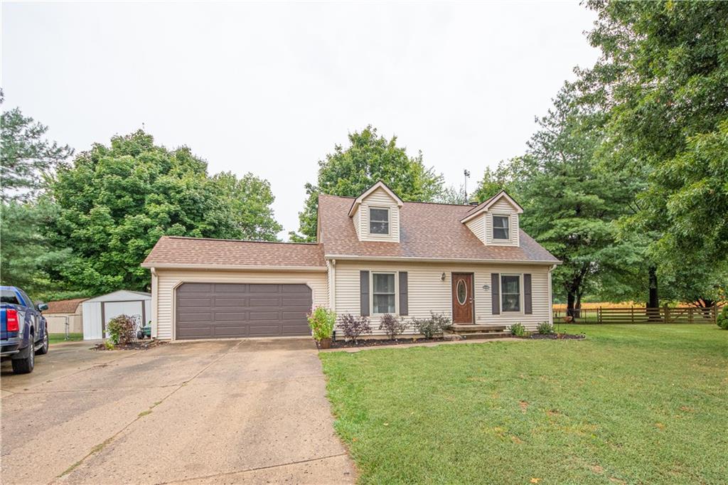 702 Riverside Court Columbus, IN 47203 - Photo 1 of 34 Gallery Image 1