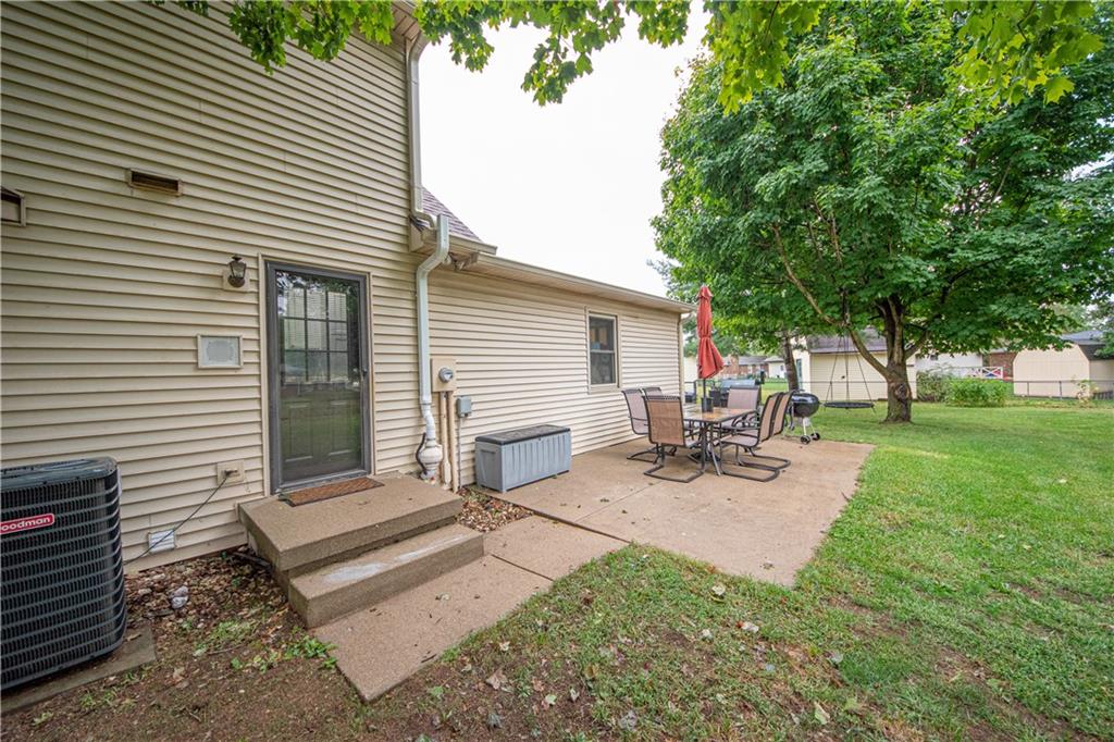 702 Riverside Court Columbus, IN 47203 - Photo 17 of 34 Gallery Image 17