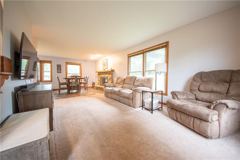 702 Riverside Court Columbus, IN 47203 - Photo 3 of 34 Gallery Image 3