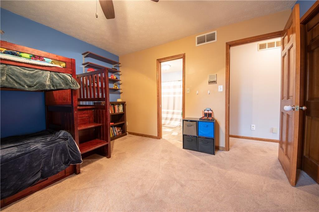 702 Riverside Court Columbus, IN 47203 - Photo 22 of 34 Gallery Image 22
