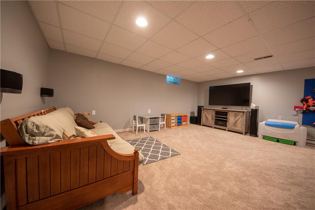 702 Riverside Court Columbus, IN 47203 - Photo 30 of 34 Gallery Image 30