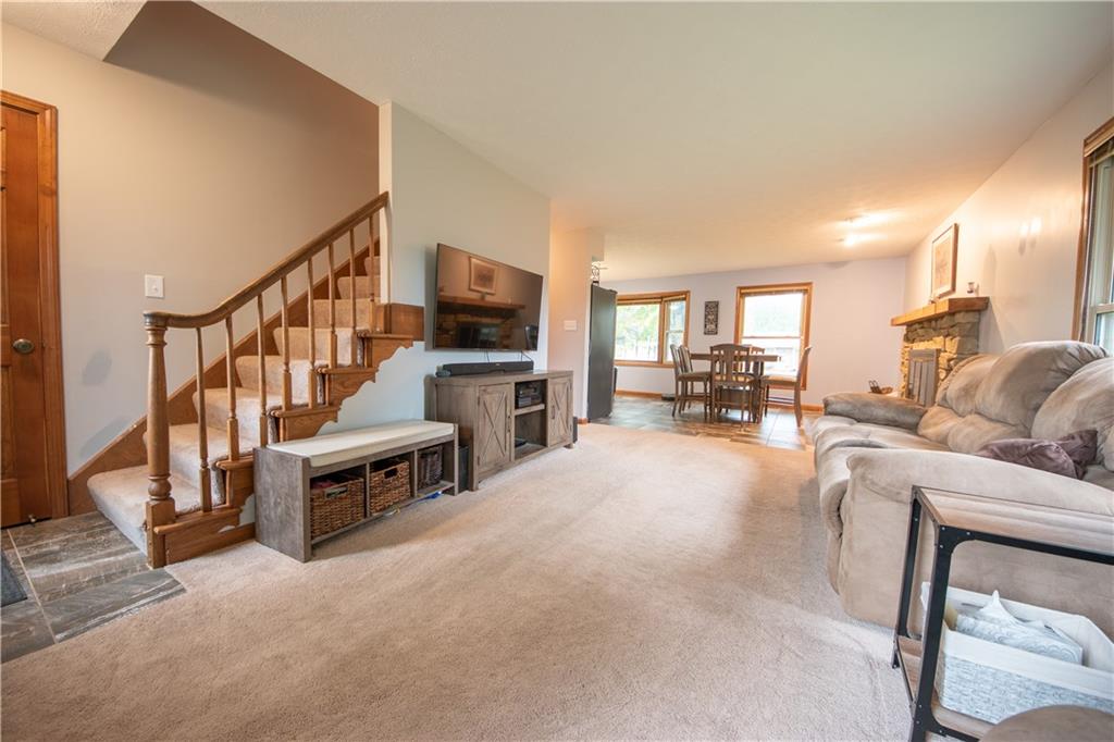 702 Riverside Court Columbus, IN 47203 - Photo 4 of 34 Gallery Image 4