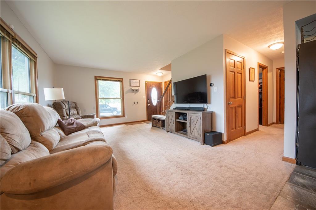 702 Riverside Court Columbus, IN 47203 - Photo 7 of 34 Gallery Image 7