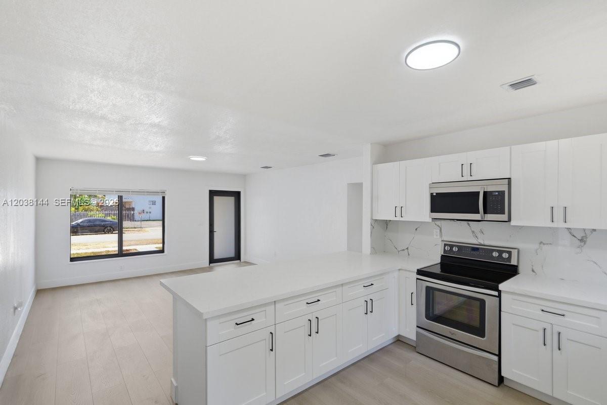 1480 Northeast 150th Street Miami, FL 33161 - Photo 10 of 30