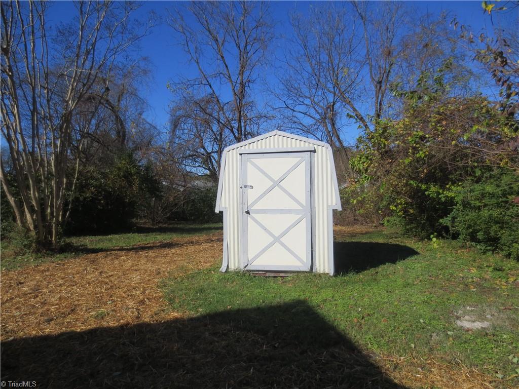 1114 Adams Street High Point, NC 27262 - Photo 4 of 16 Gallery Image 4