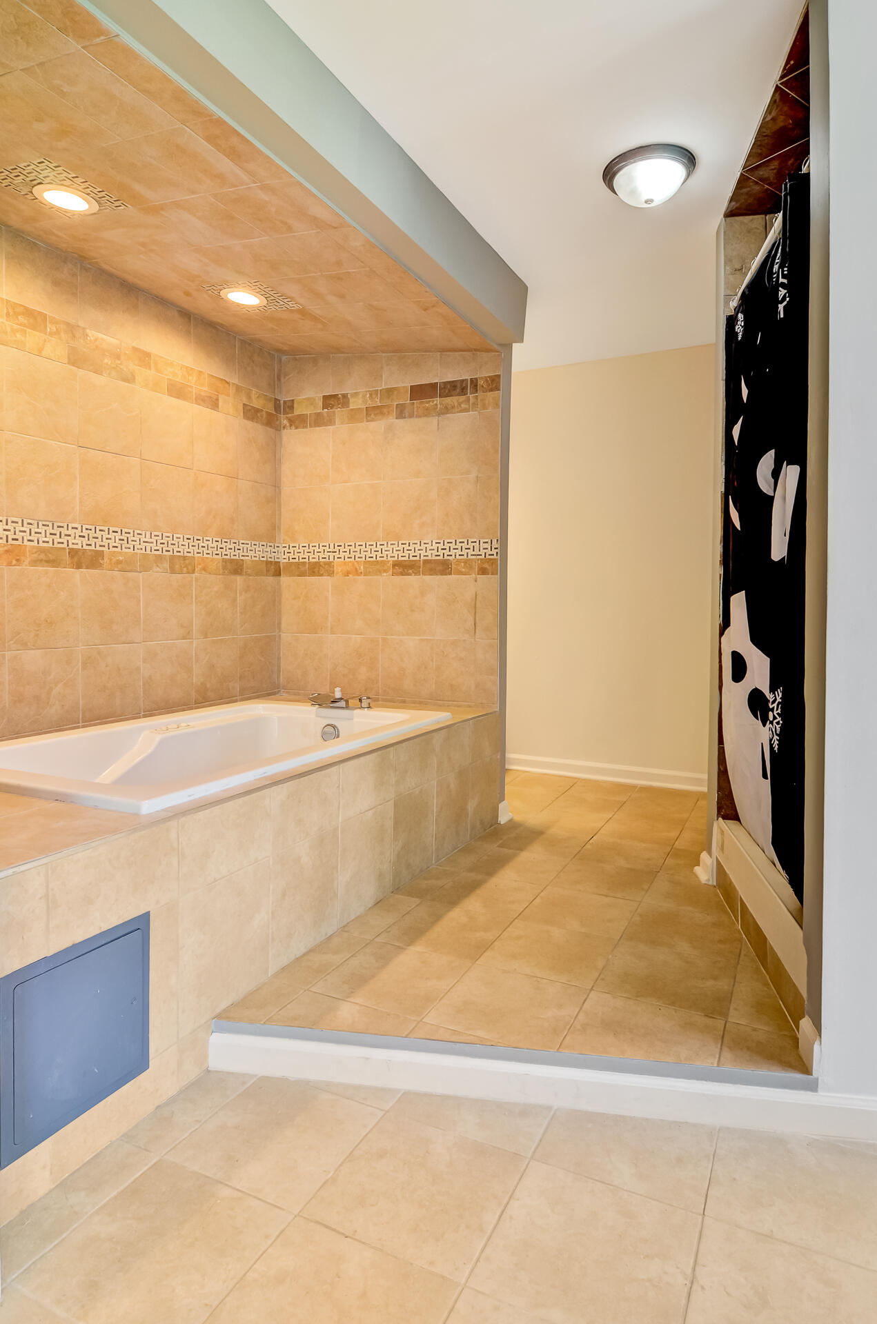 2212 Elm Tree Lane Crown Point, IN 46307 - Photo 20 of 33 a view of an empty room