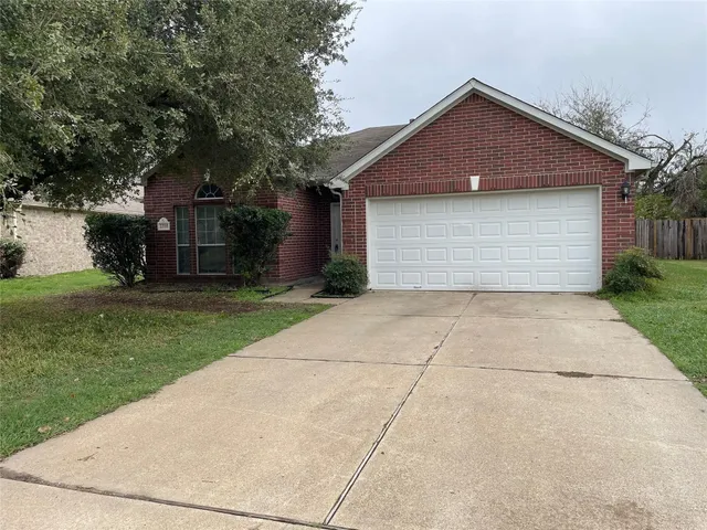 front view of house with a yard