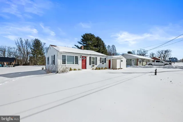 $2,300 | 925 Waters Avenue, Fallston, MD 21047