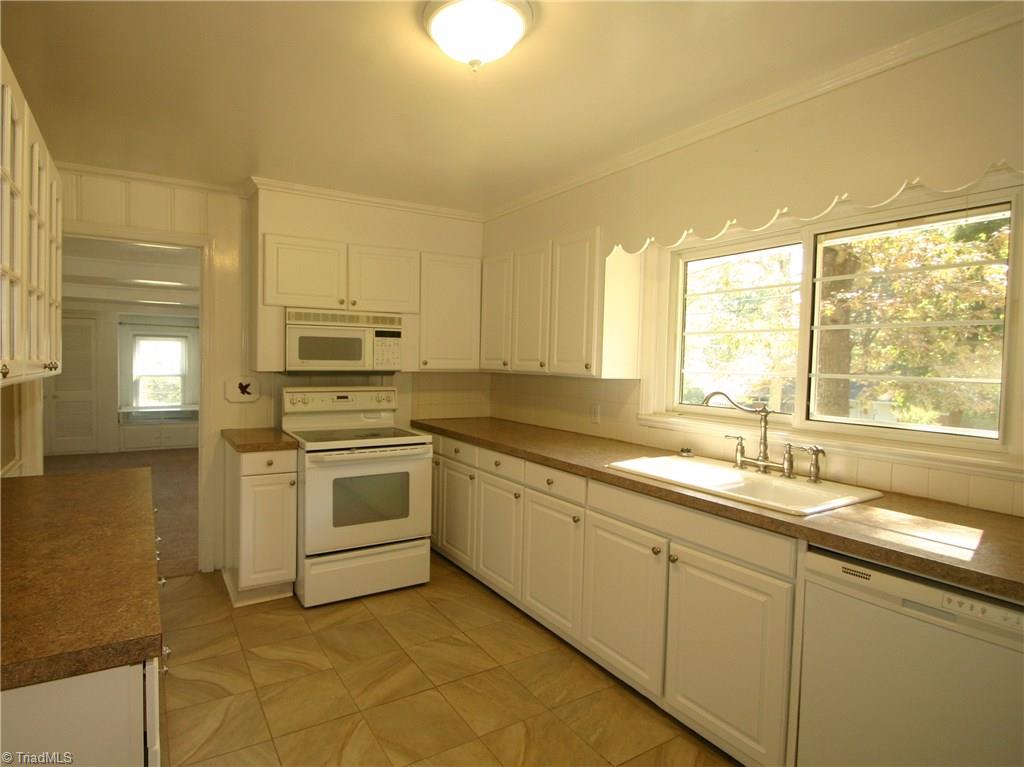 1188 Huntingdon Road Winston-Salem, NC 27104 - Photo 9 of 21 Gallery Image 9