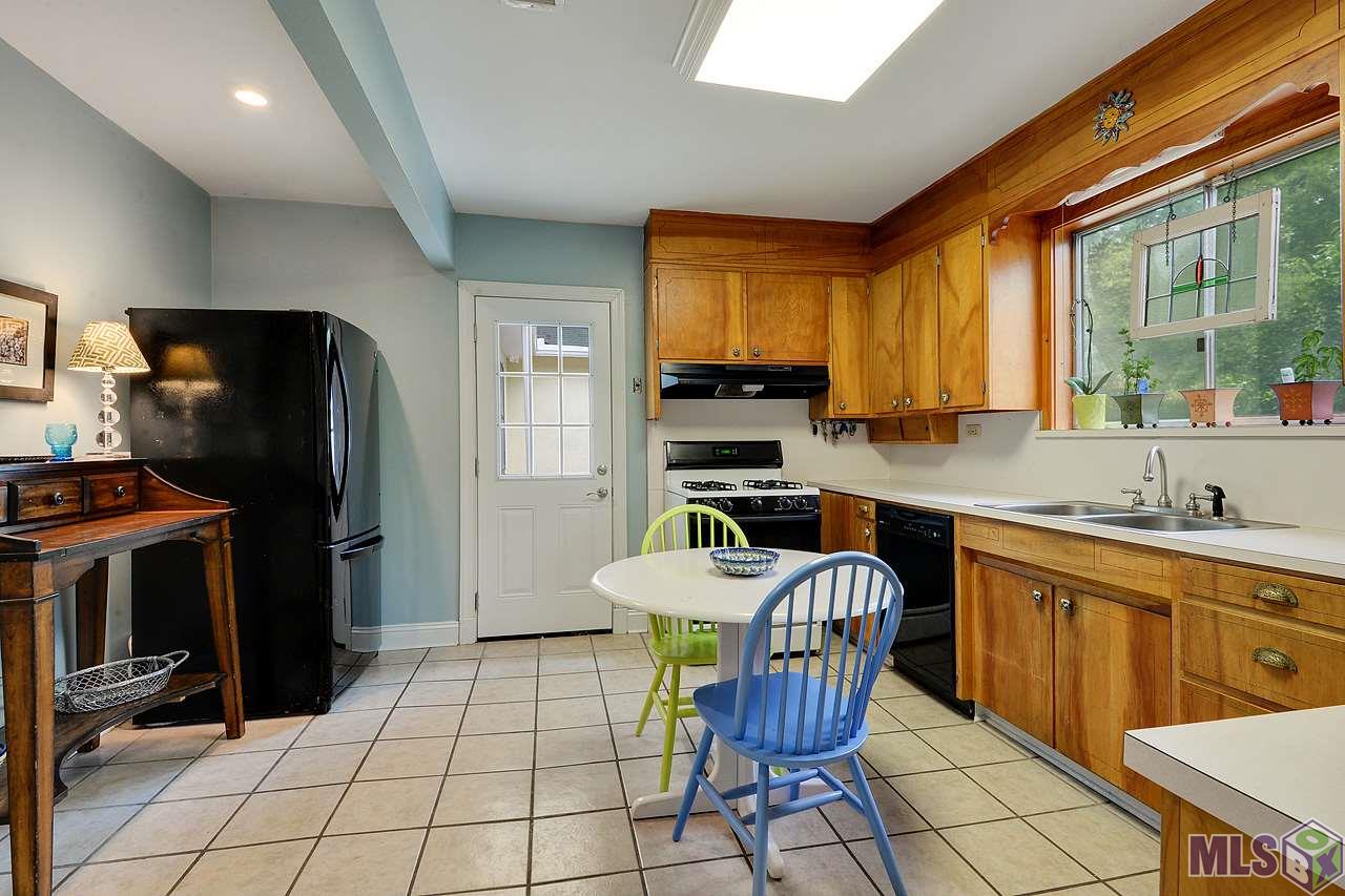 2434 Honeysuckle Avenue Baton Rouge, LA 70808 - Photo 4 of 8