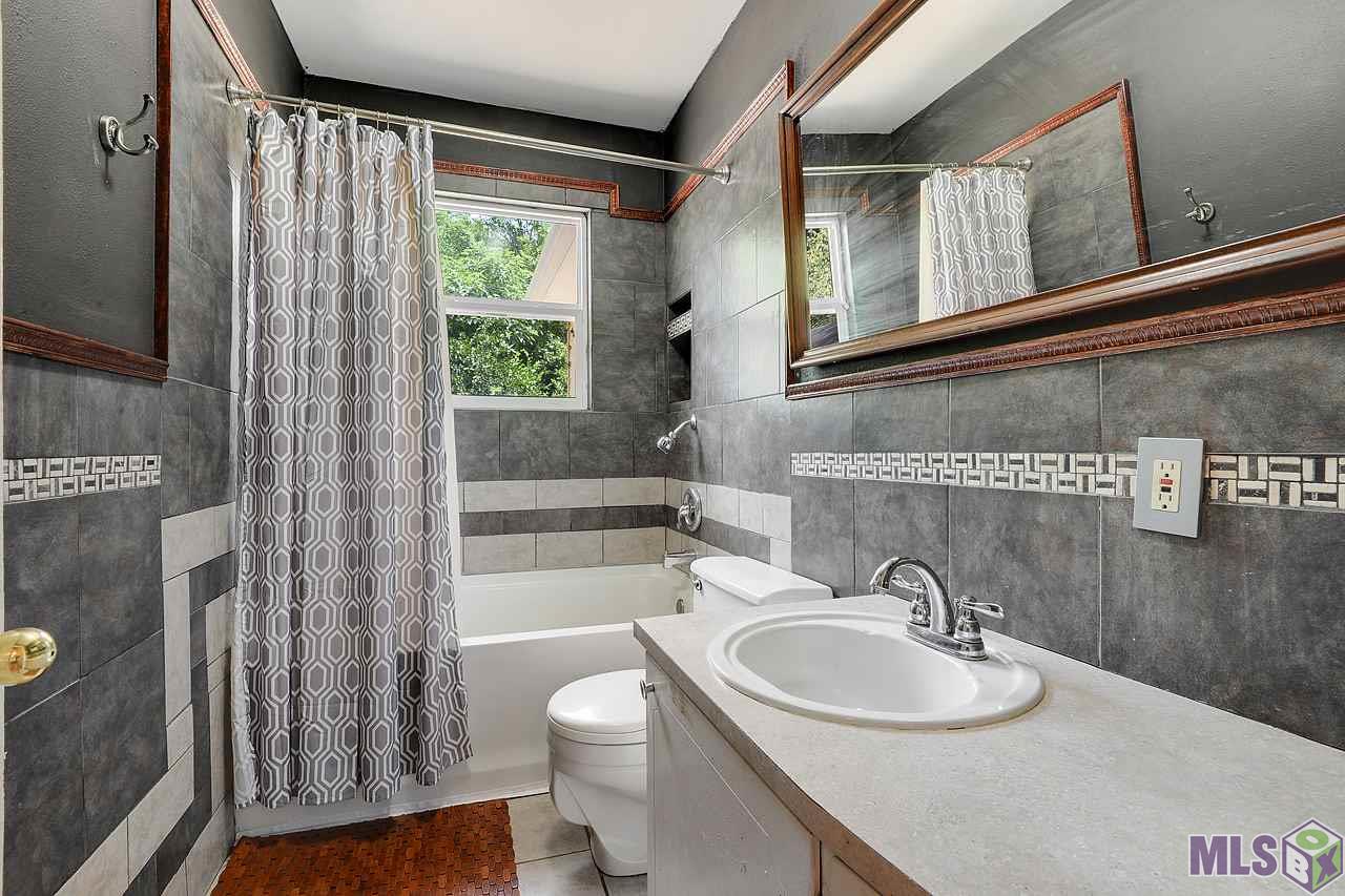 2434 Honeysuckle Avenue Baton Rouge, LA 70808 - Photo 5 of 8
