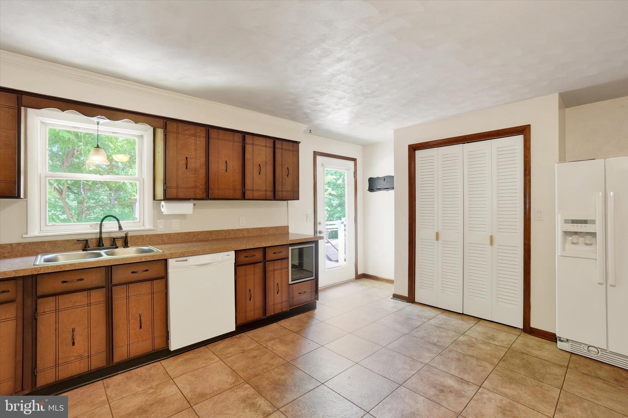 3993 Trout Run Road York, PA 17406 - Photo 16 of 47