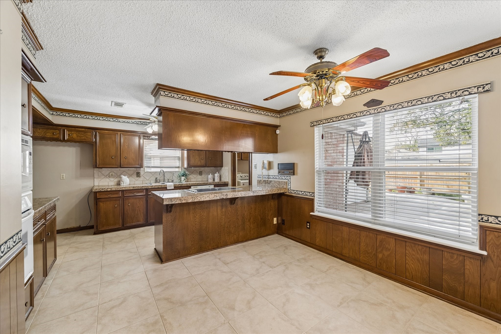 322 Enchanted River Drive Spring, TX 77388 - Photo 25 of 29 Breakfast area looking into Kitchen